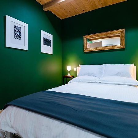 Monreal Boutique Townhouse - R024Rm5 Hotel Paola Kültér fotó