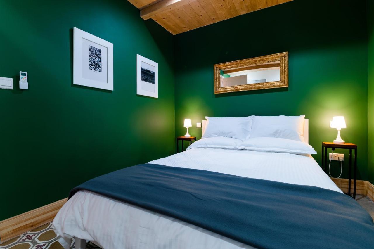 Monreal Boutique Townhouse - R024Rm5 Hotel Paola Kültér fotó