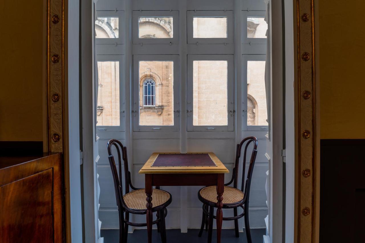 Monreal Boutique Townhouse - R024Rm5 Hotel Paola Kültér fotó